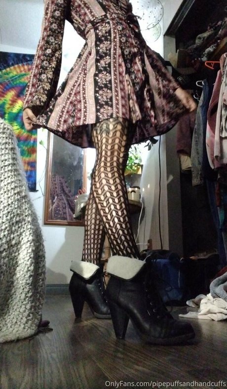 Pipepuffsandhandcuffs