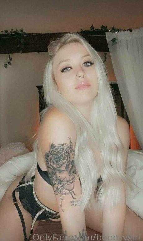 Boobyygirl