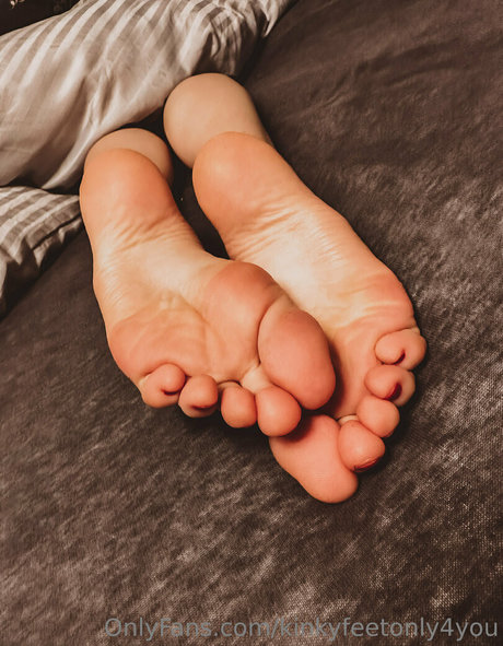Kinkyfeetonly4you