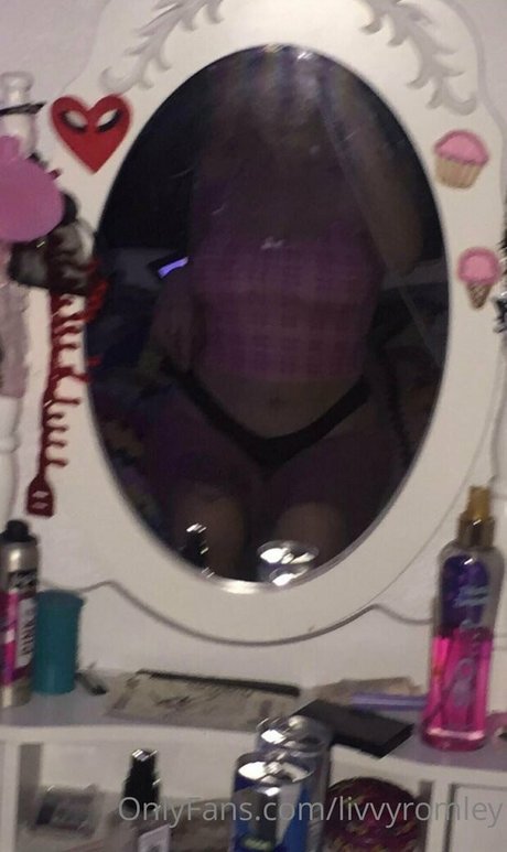 Foto di nudo di fuga di OnlyFans di Livvyromley