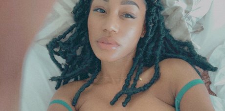 Nia Simone