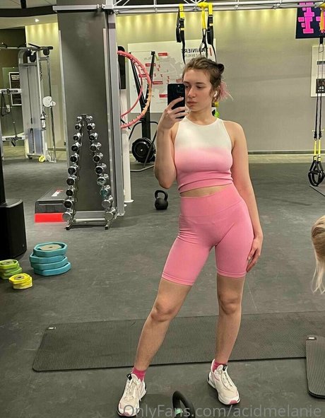 Foto di nudo di fuga di OnlyFans di Acidmelanie