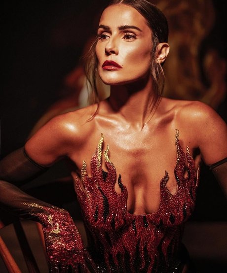 Deborah Secco