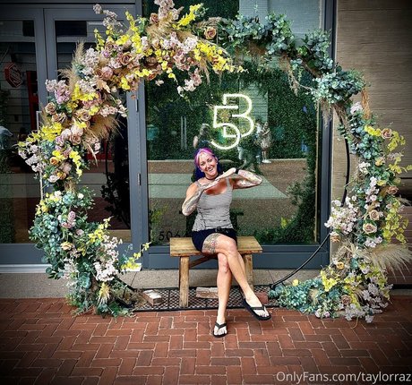 Foto di nudo di fuga di OnlyFans di Taylorraz
