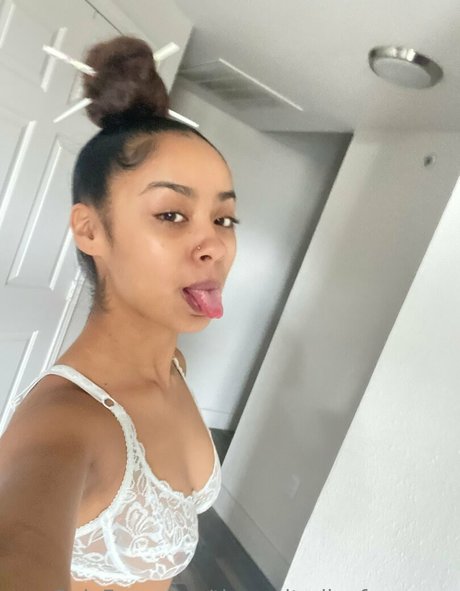 Thepetitedivafreepage