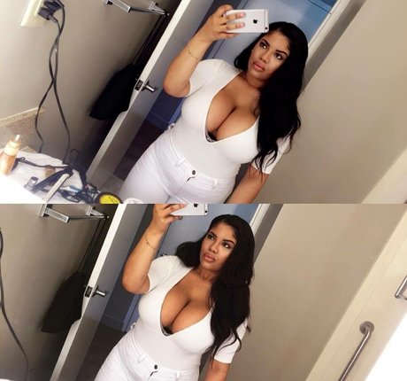 Foto di nudo di fuga di OnlyFans di Gabrielle Logan