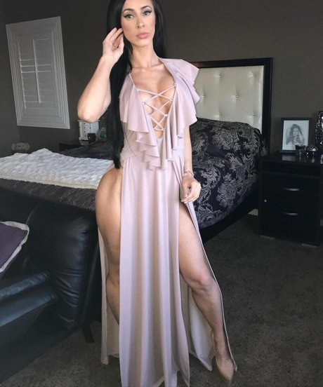 Foto di nudo di fuga di OnlyFans di Taishaveli