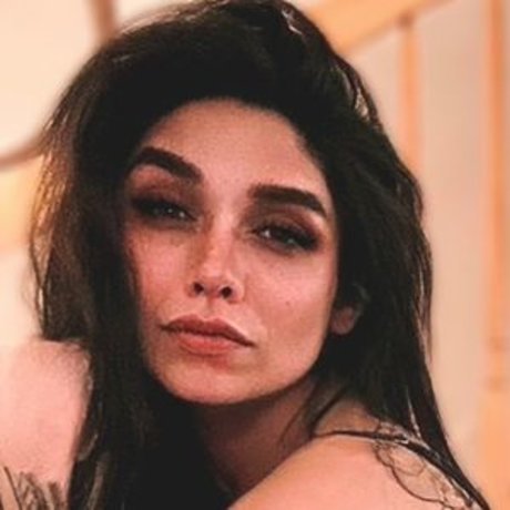 Foto di nudo di fuga di OnlyFans di Justtheletterv