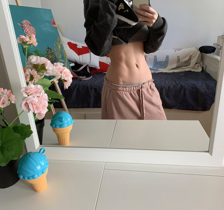 Foto di nudo di fuga di OnlyFans di Nanilul