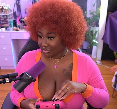 Foto di nudo di fuga di OnlyFans di Xmiramira