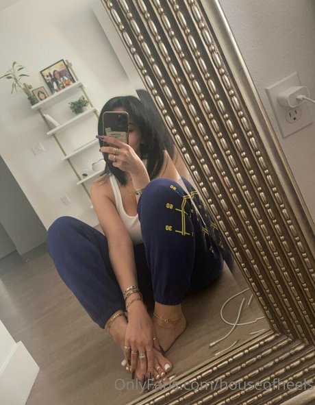 Foto di nudo di fuga di OnlyFans di Feetbyjo