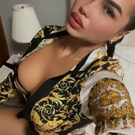 Colombiana Bombshell Mel