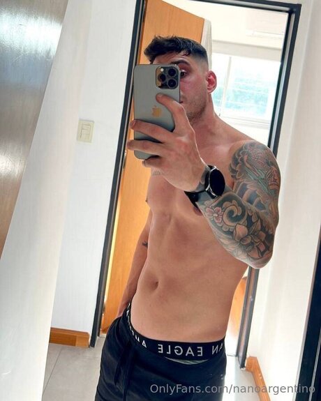 Foto di nudo di fuga di OnlyFans di Nanoargentino