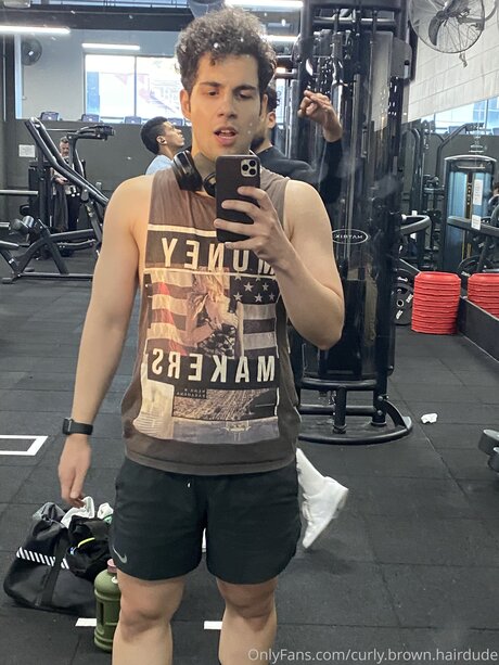 Curly Brown Hairdude