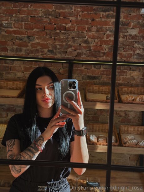 Midnight Rosa