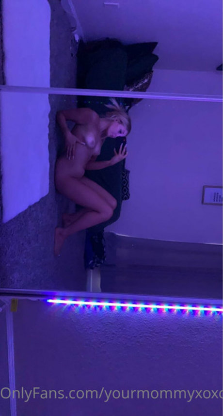 Yourmommyxoxo