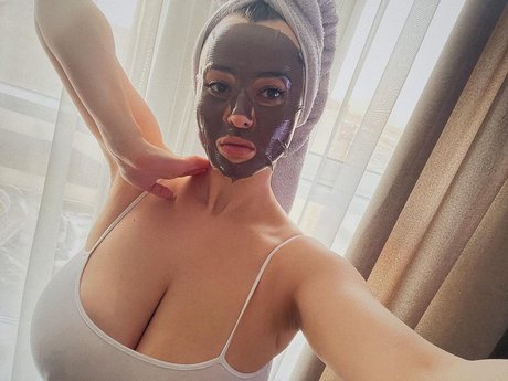 Foto di nudo di fuga di OnlyFans di Olga Boiko