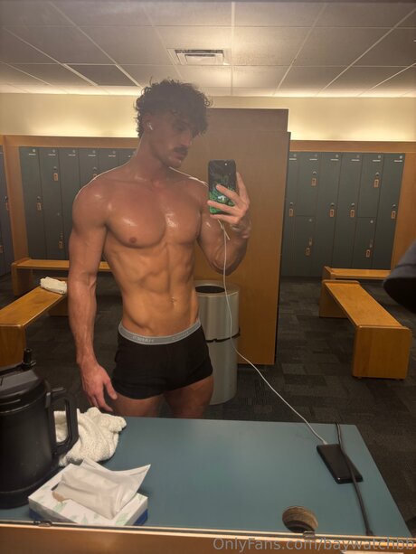 Foto di nudo di fuga di OnlyFans di Baywatchbb