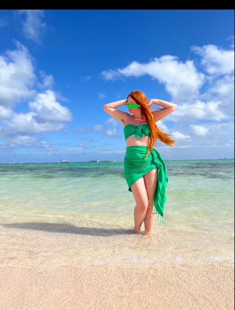 Foto di nudo di fuga di OnlyFans di Daydream Redhead