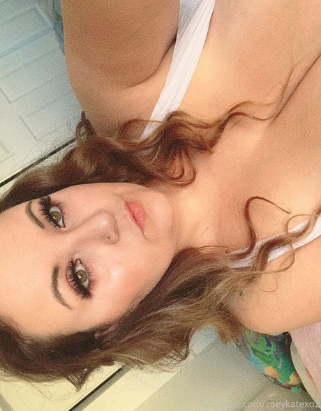 Zoeykatexo2