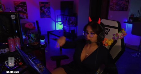 Foto di nudo di fuga di OnlyFans di Juli Byonett