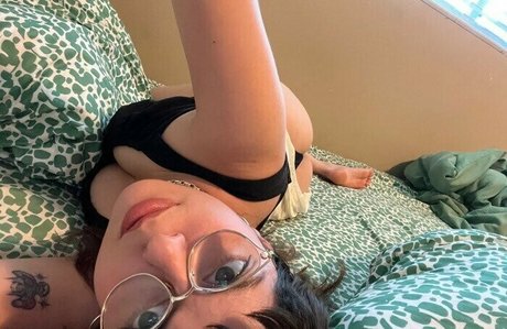 Foto di nudo di fuga di OnlyFans di Wide Eyes