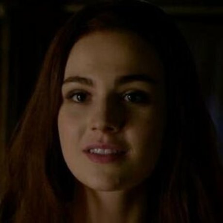 Sophie Skelton