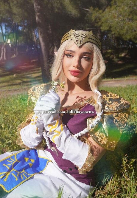 Julia Bayonetta