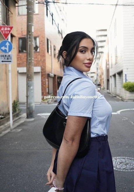 Julia Bayonetta