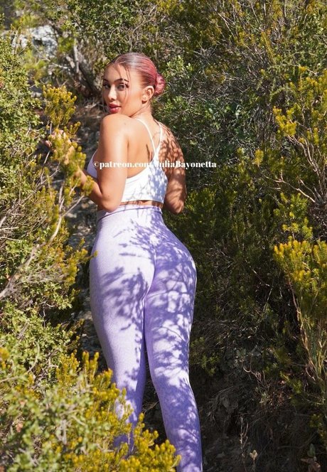 Julia Bayonetta