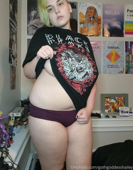 Gothgoddesshailey