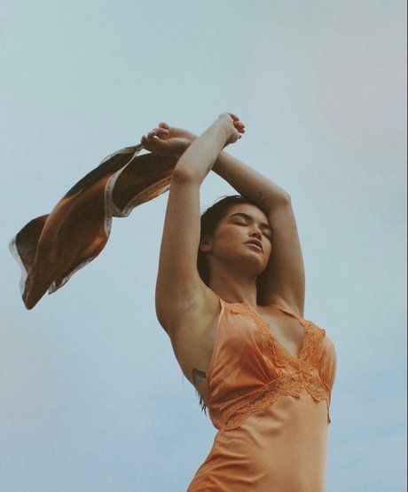 Foto di nudo di fuga di OnlyFans di Paris Berelc