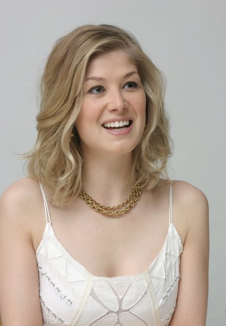 Rosamund Pike