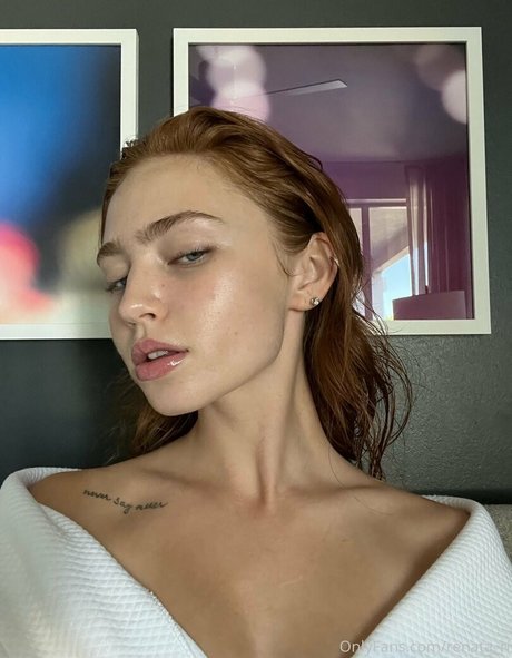 Foto di nudo di fuga di OnlyFans di Renata Ri