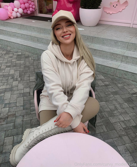 Curvymodelkate