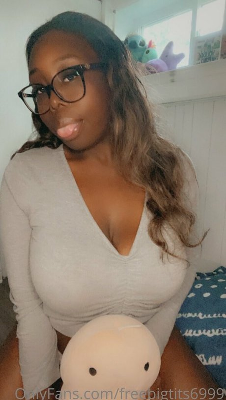 Freebigtits6999