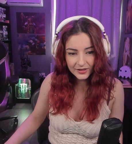Anniefuchsia