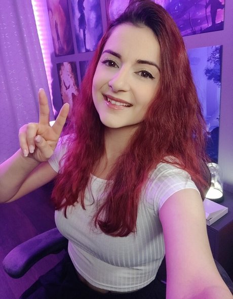 Anniefuchsia