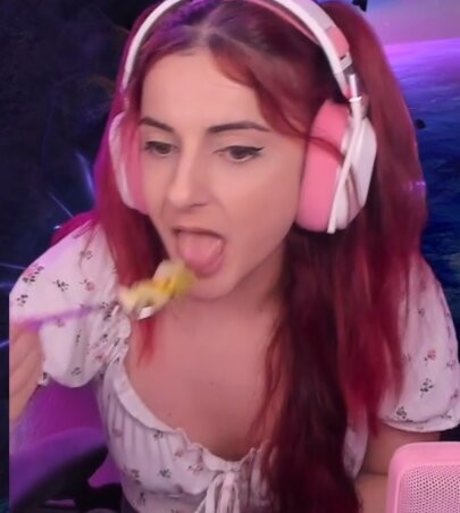 Anniefuchsia