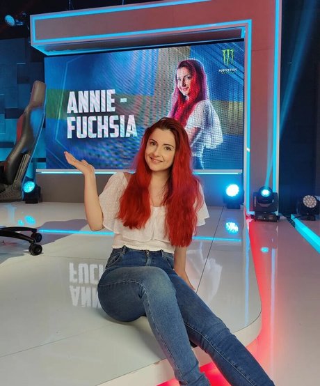 Anniefuchsia