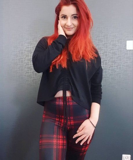 Anniefuchsia