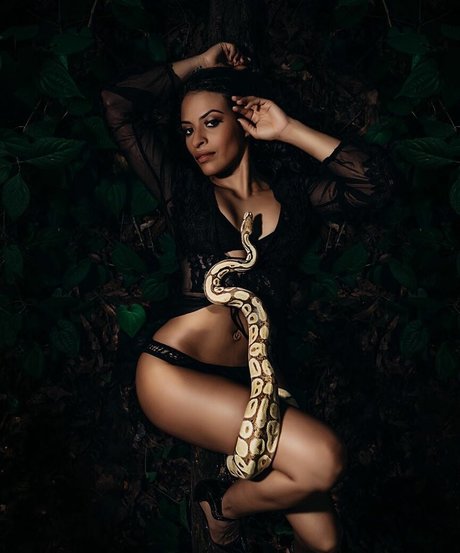 Zelina Vega