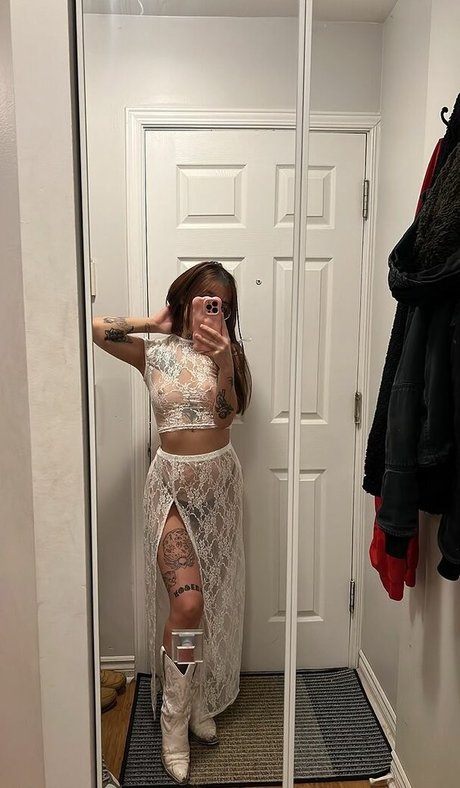 Foto di nudo di fuga di OnlyFans di Helltai