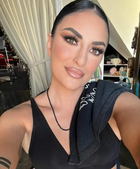 Sonya Deville