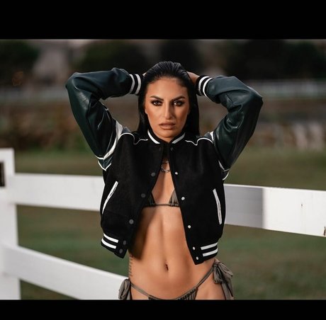 Sonya Deville