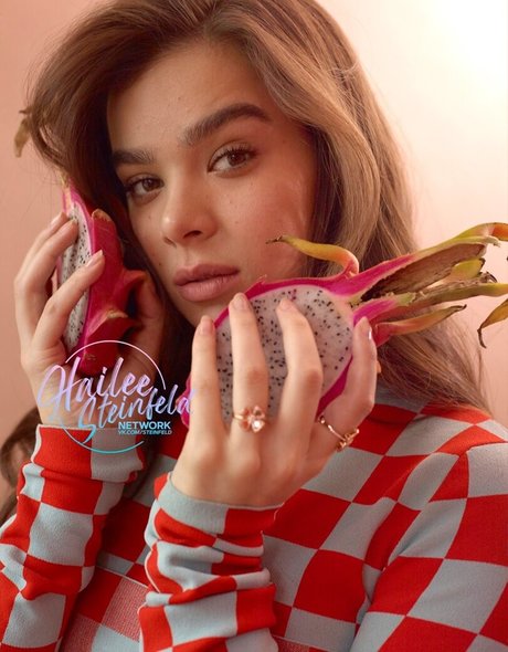 Hailee Steinfeld