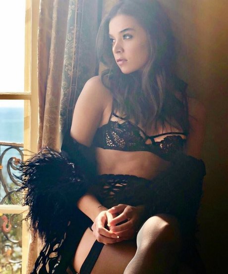 Hailee Steinfeld