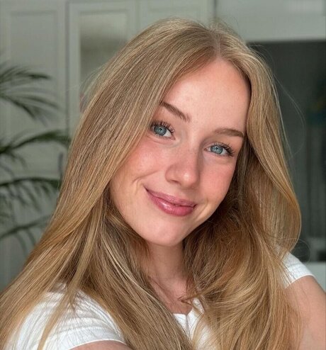 Nadine Von Relaxasmr