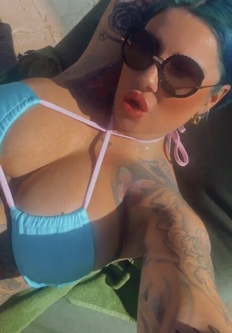 Foto di nudo di fuga di OnlyFans di Kate Merlan