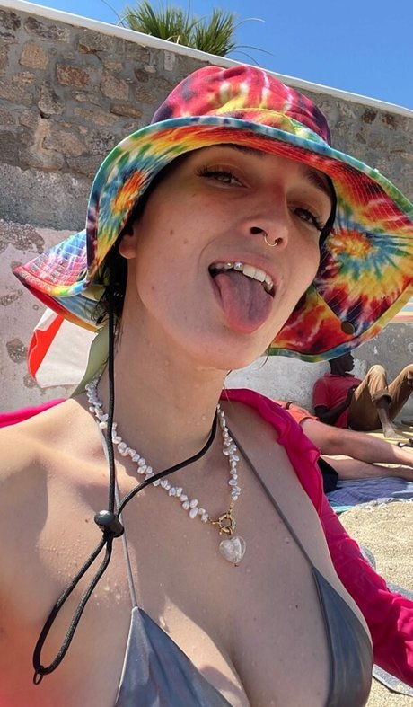 Dani Thorne